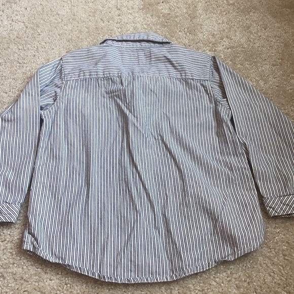 Boys button down striped shirt 4T - Picture 5 of 6